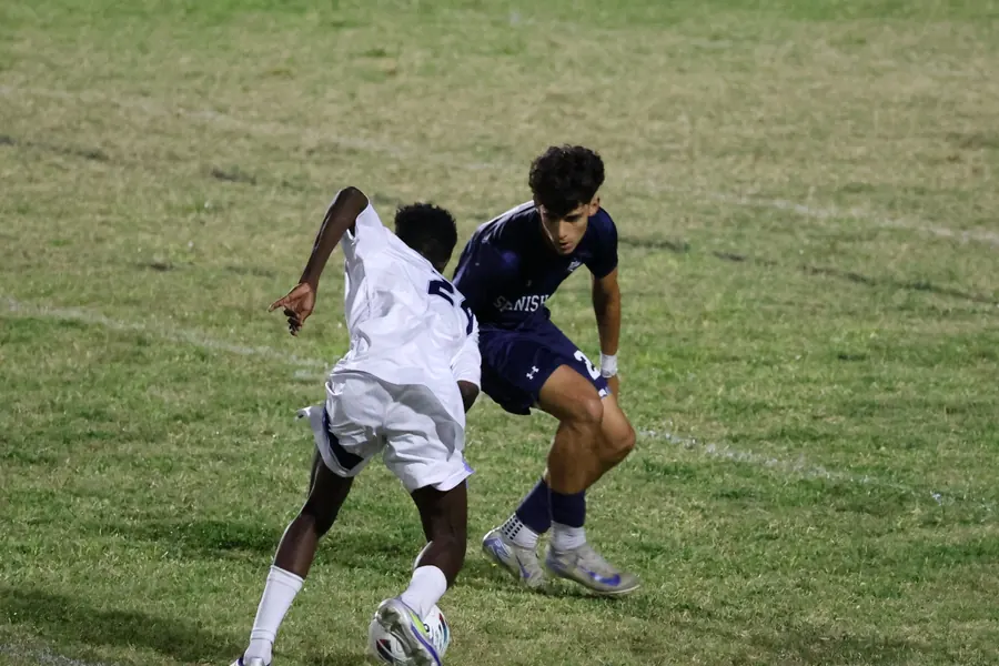 Eddy Oliveira defending - Spanish River